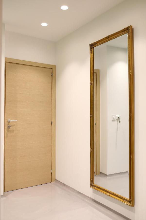 Whiterooms 12 Zara Esterno foto