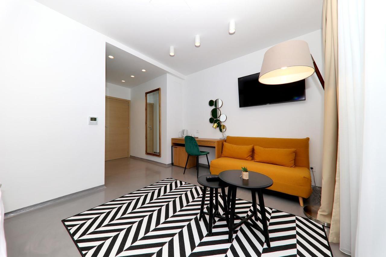 Whiterooms 12 Zara Esterno foto